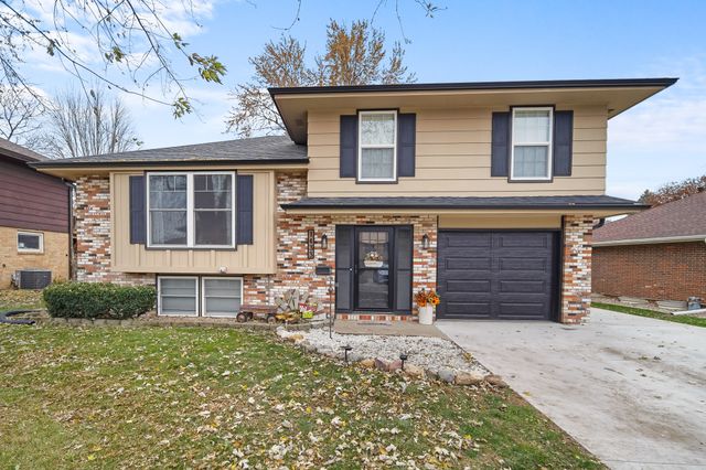 1433 N 7th Avenue E, Newton, IA 50208