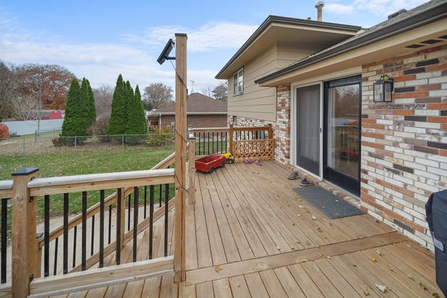 1433 N 7th Avenue E, Newton, IA 50208