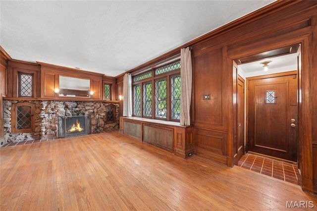 5532 Rosa Avenue, St Louis, MO 63109