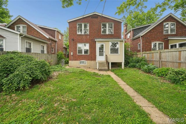 5532 Rosa Avenue, St Louis, MO 63109
