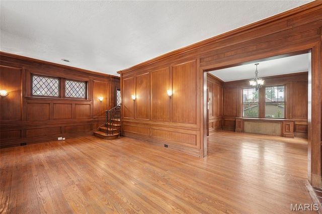 5532 Rosa Avenue, St Louis, MO 63109