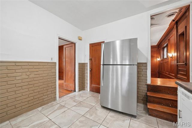 5532 Rosa Avenue, St Louis, MO 63109