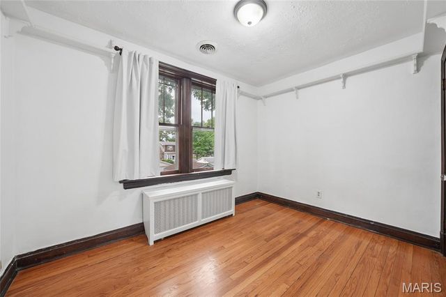 5532 Rosa Avenue, St Louis, MO 63109