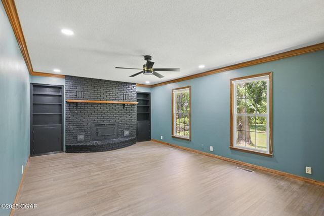 1306 Marion Drive, Neosho, MO 64850