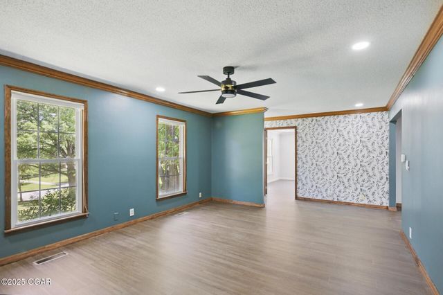 1306 Marion Drive, Neosho, MO 64850