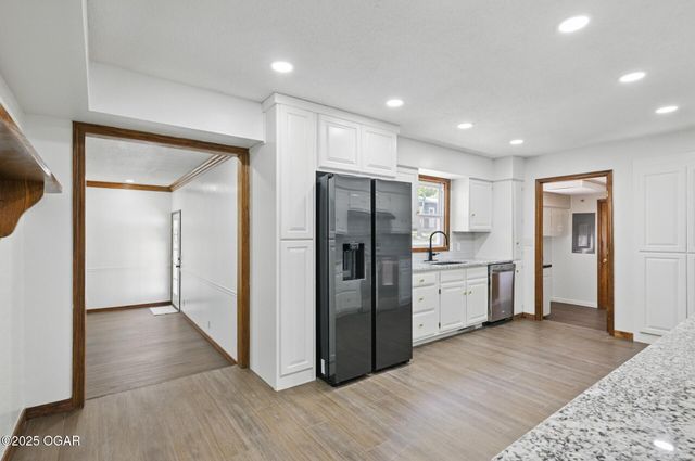 1306 Marion Drive, Neosho, MO 64850