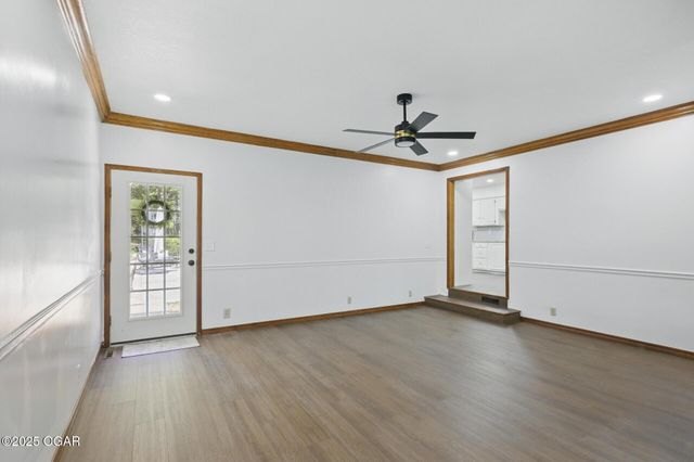 1306 Marion Drive, Neosho, MO 64850