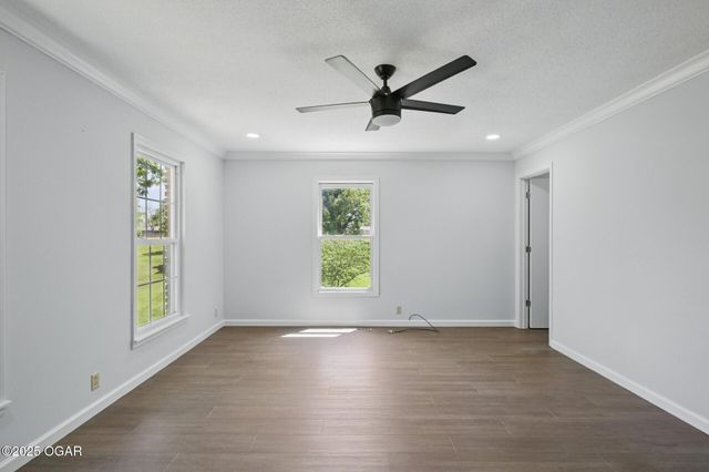 1306 Marion Drive, Neosho, MO 64850