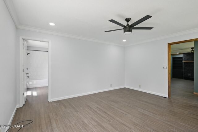 1306 Marion Drive, Neosho, MO 64850