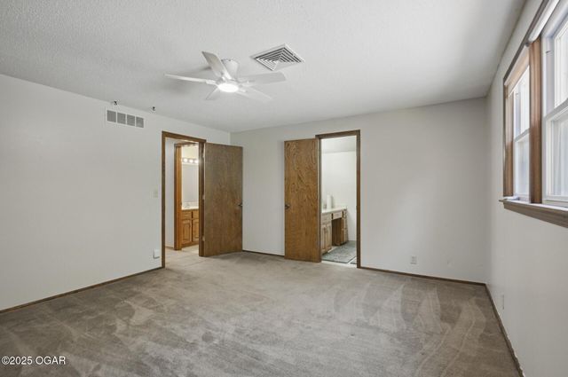 1306 Marion Drive, Neosho, MO 64850