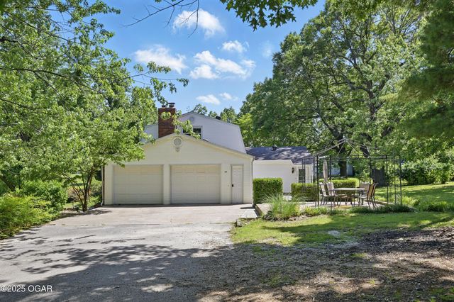 1306 Marion Drive, Neosho, MO 64850