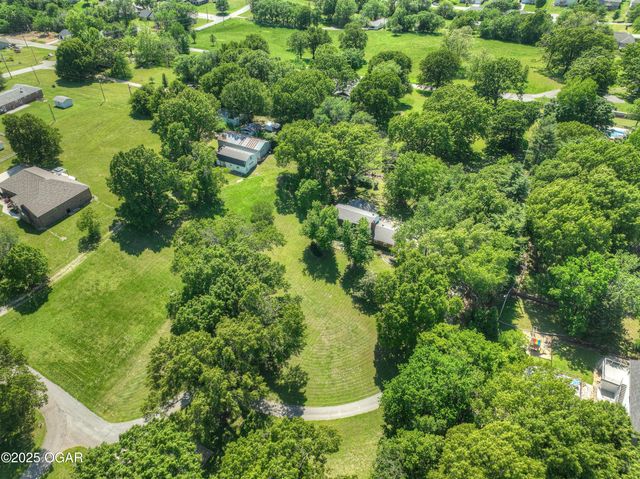 1306 Marion Drive, Neosho, MO 64850