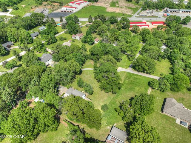 1306 Marion Drive, Neosho, MO 64850