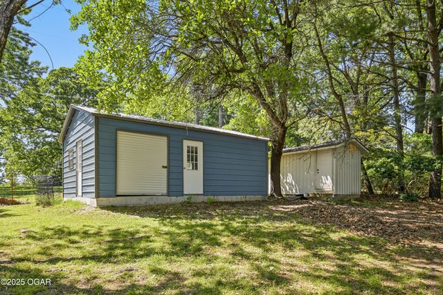 1306 Marion Drive, Neosho, MO 64850
