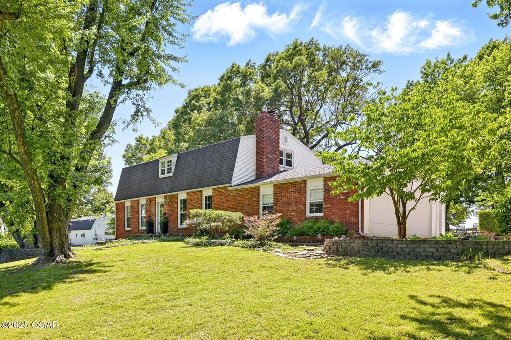 1306 Marion Drive, Neosho, MO 64850