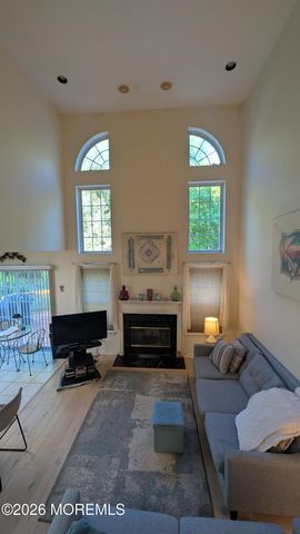 10 Beacon Court 80, Holmdel, NJ 07733