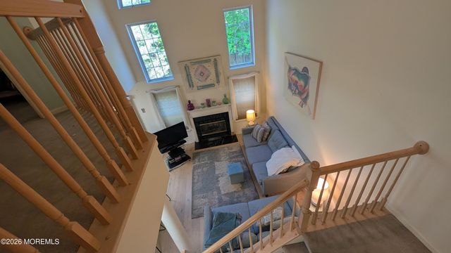 10 Beacon Court 80, Holmdel, NJ 07733