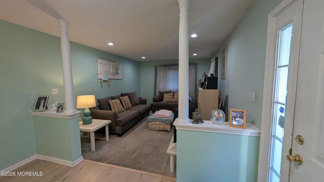 10 Beacon Court 80, Holmdel, NJ 07733