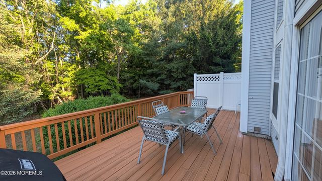 10 Beacon Court 80, Holmdel, NJ 07733