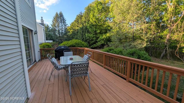 10 Beacon Court 80, Holmdel, NJ 07733