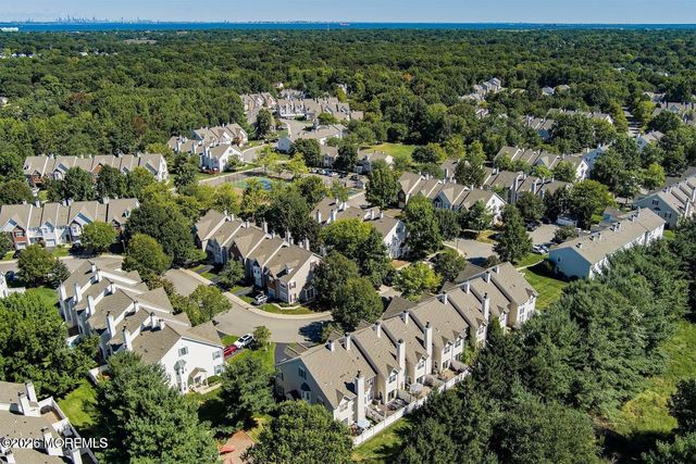 10 Beacon Court 80, Holmdel, NJ 07733