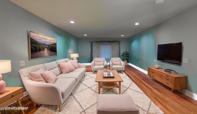 10 Beacon Court 80, Holmdel, NJ 07733