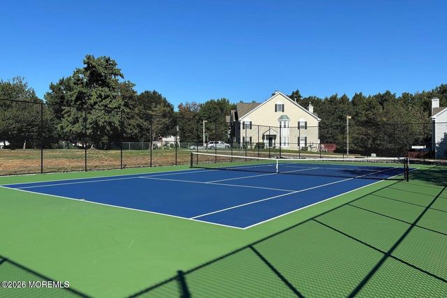 10 Beacon Court 80, Holmdel, NJ 07733