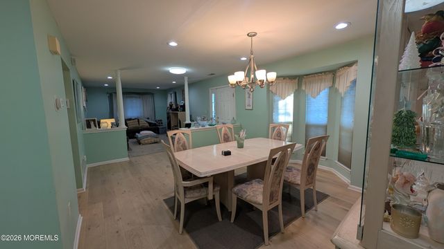 10 Beacon Court 80, Holmdel, NJ 07733