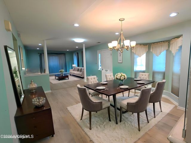 10 Beacon Court 80, Holmdel, NJ 07733