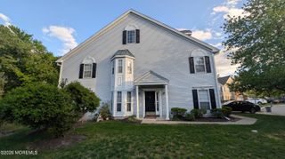 10 Beacon Court 80, Holmdel, NJ 07733