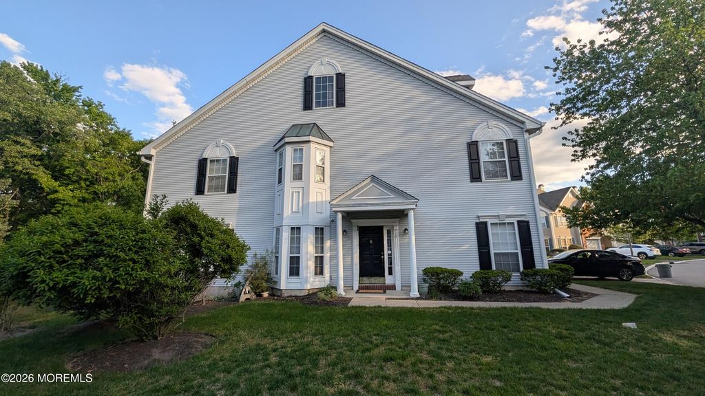 10 Beacon Court 80, Holmdel, NJ 07733