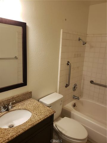 1022 W Calle De Las Estrellas, Azusa, CA 91702