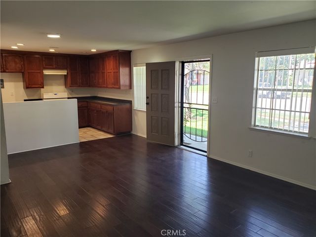 1022 W Calle De Las Estrellas, Azusa, CA 91702