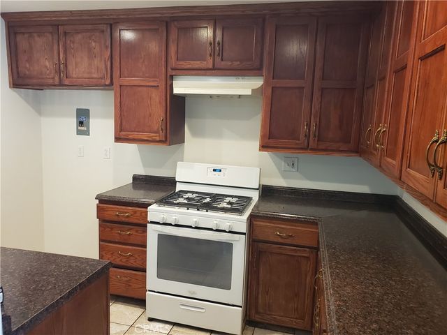 1022 W Calle De Las Estrellas, Azusa, CA 91702