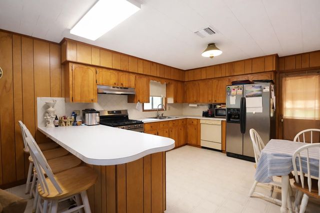 766 Bayou Blue Rd, Houma, LA 70364