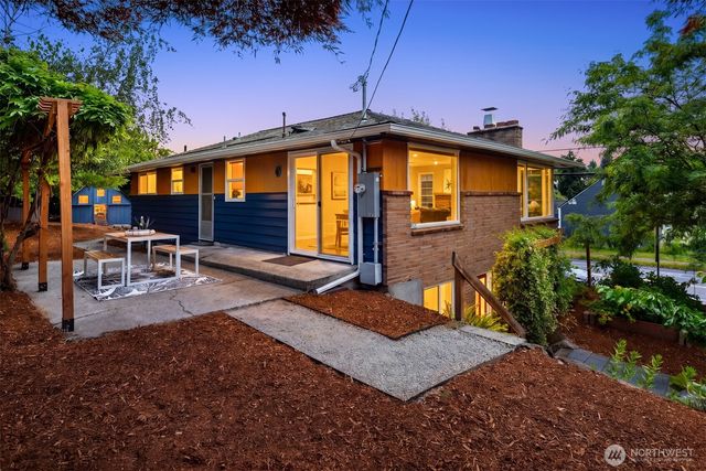 3902 S Genesee Street, Seattle, WA 98118
