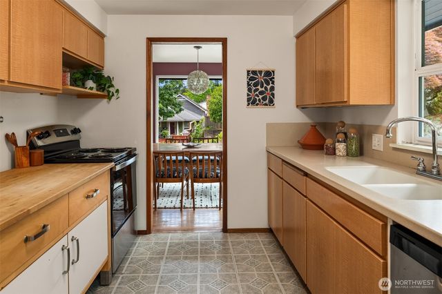3902 S Genesee Street, Seattle, WA 98118