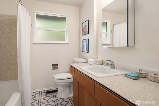 3902 S Genesee Street, Seattle, WA 98118