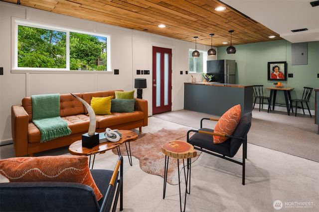 3902 S Genesee Street, Seattle, WA 98118