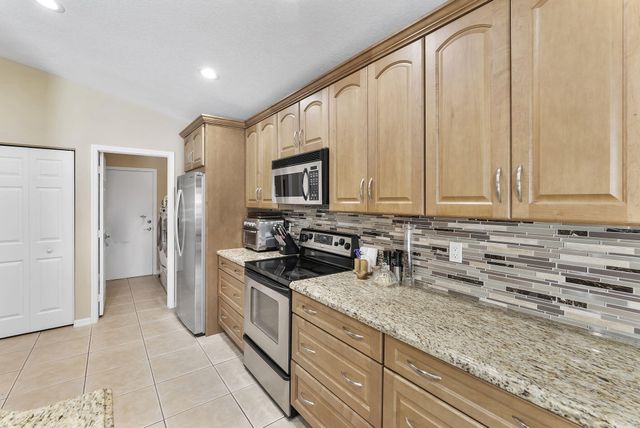 12113 La Vita Way, Boynton Beach, FL 33437