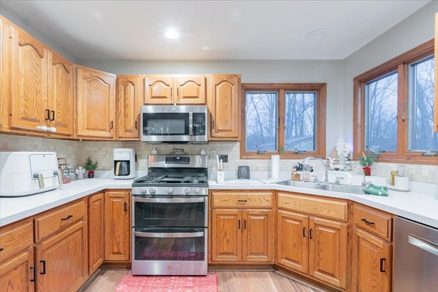 5000 Silverado Lane, Clinton, IL 61727