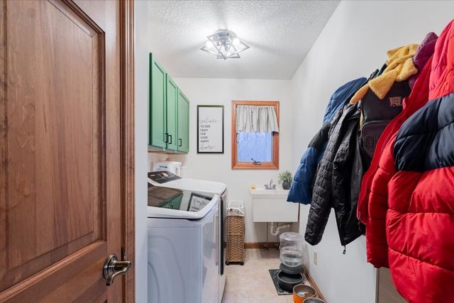 5000 Silverado Lane, Clinton, IL 61727