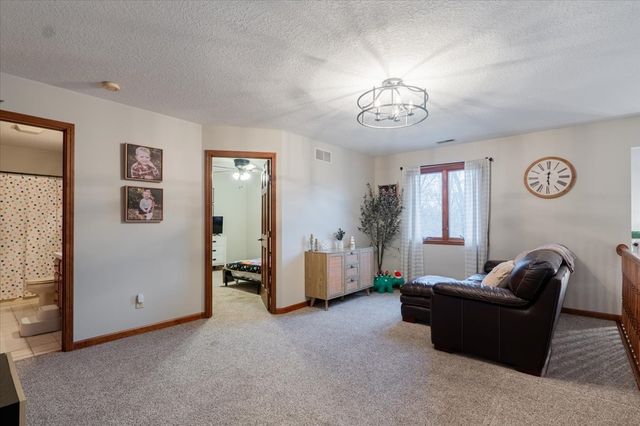 5000 Silverado Lane, Clinton, IL 61727