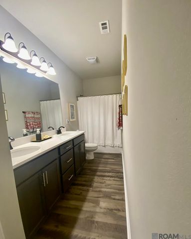 1210 Rustic Pine Dr, Baton Rouge, LA 70820