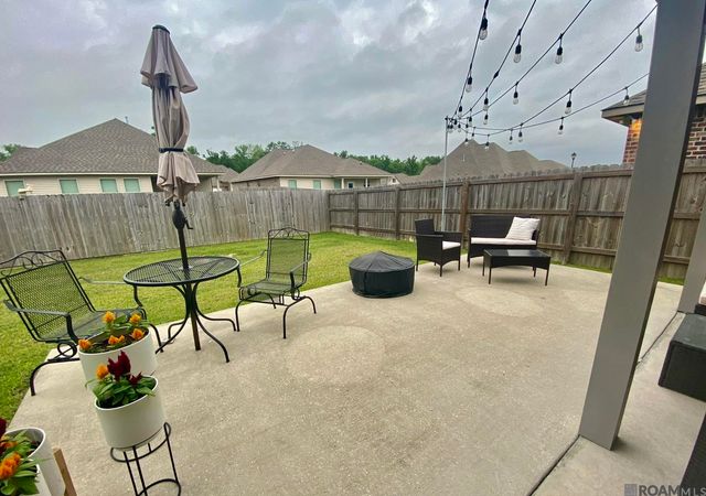 1210 Rustic Pine Dr, Baton Rouge, LA 70820