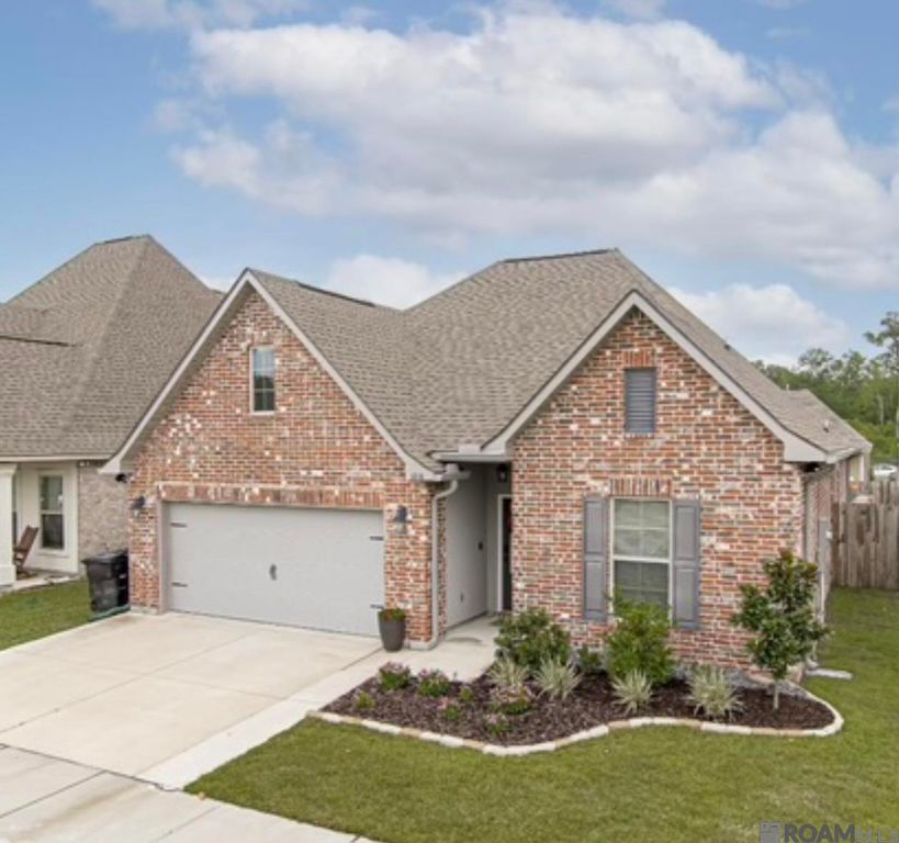 1210 Rustic Pine Dr, Baton Rouge, LA 70820