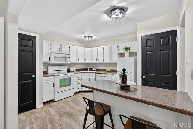 2331 Kratky Road E, St Louis, MO 63114