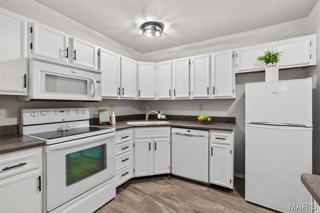 2331 Kratky Road E, St Louis, MO 63114