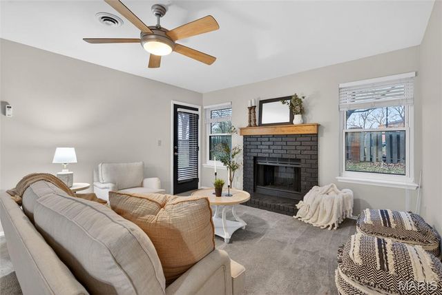 2331 Kratky Road E, St Louis, MO 63114