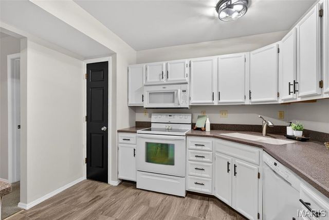 2331 Kratky Road E, St Louis, MO 63114